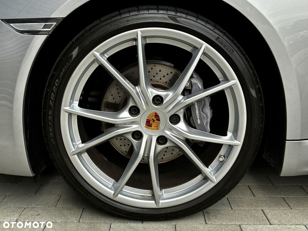 Porsche 718 Cayman - 15