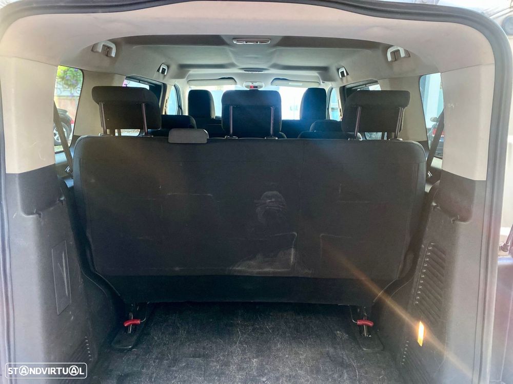 Peugeot Traveller 2.0 BlueHDi L2H1 Business Standard - 32