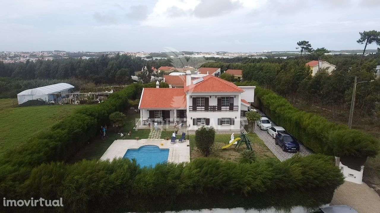 Moradia T4 - Grande imagem: 2/16