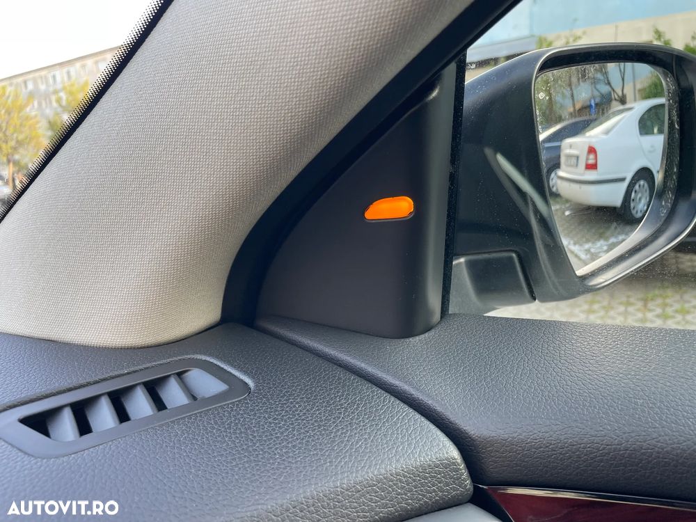 Nissan Qashqai 1.6 DCI Xtronic TEKNA+ - 26