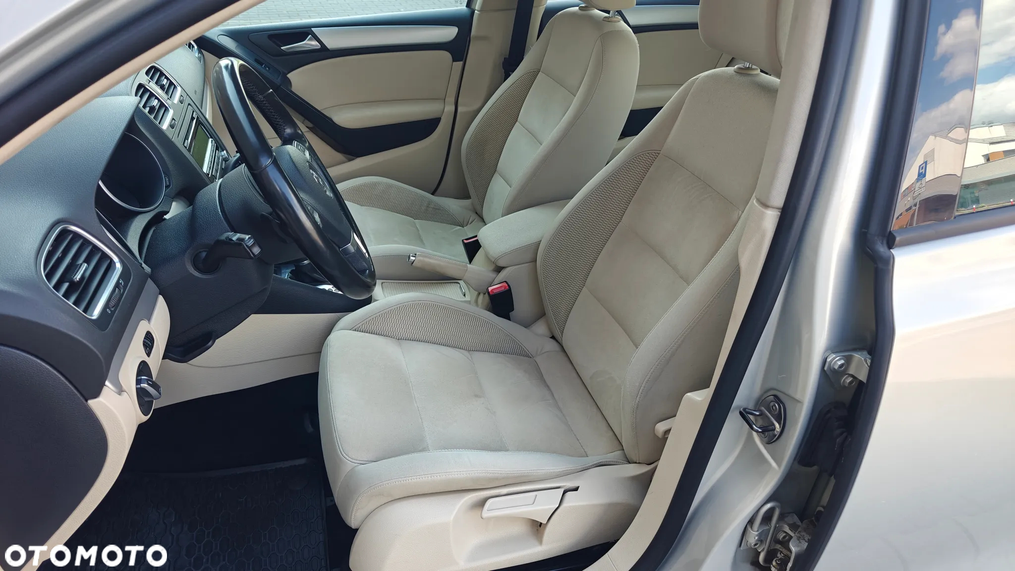 Volkswagen Golf VI 1.4 TSI Highline DSG - 17