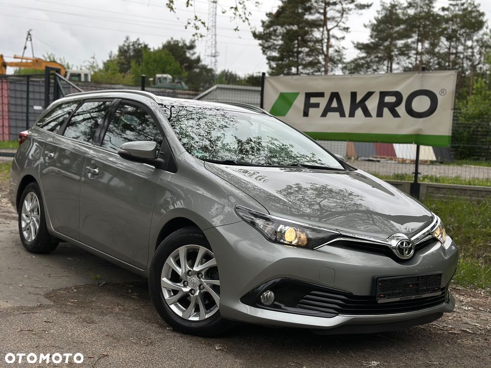 Toyota Auris 1.6 D-4D Premium - 13