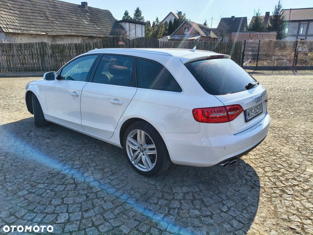 Audi A4 Avant 2.0 TDI DPF quattro S tronic Attraction - 2