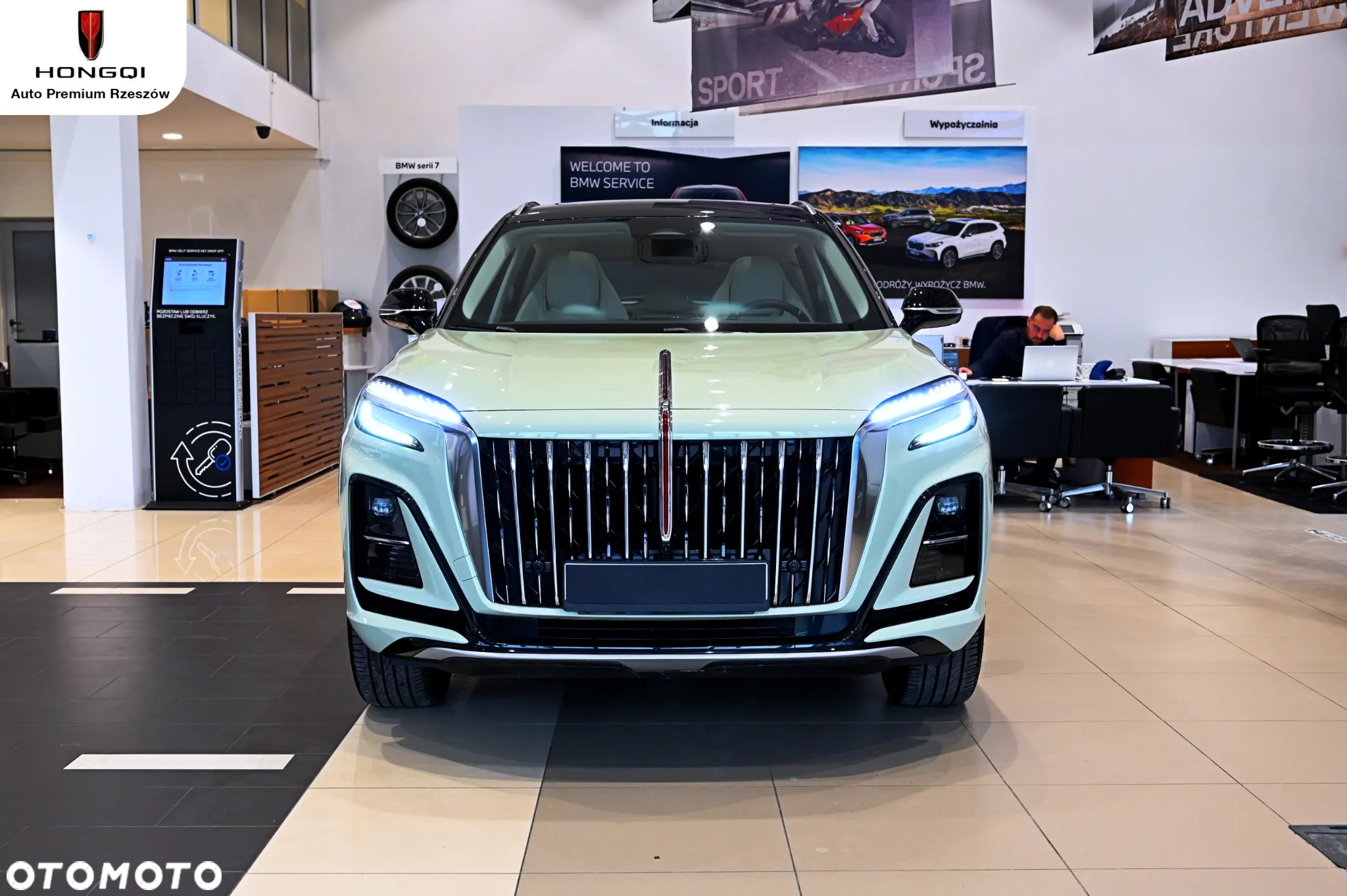 Hongqi HS3 - 2