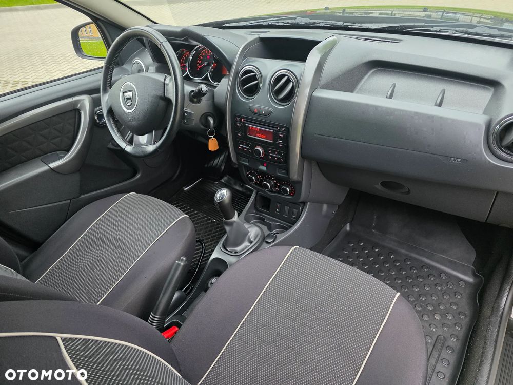 Dacia Duster 1.6 SCe Laureate S&S - 11