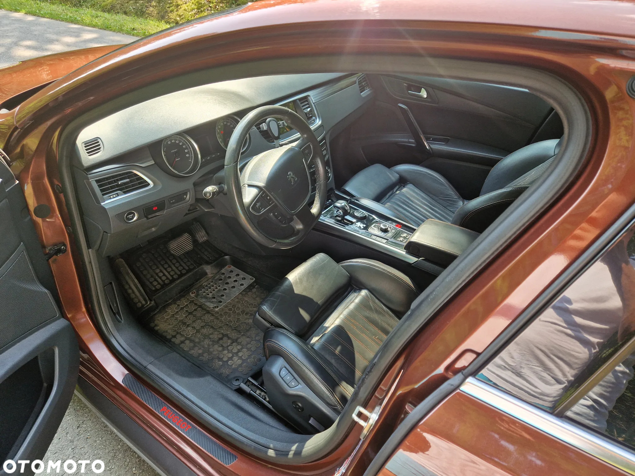 Peugeot 508 RXH Hybrid4 - 13