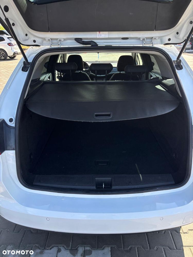 Opel Astra 1.6 CDTI Essentia - 11
