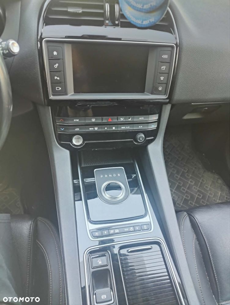 Jaguar F-Pace - 2