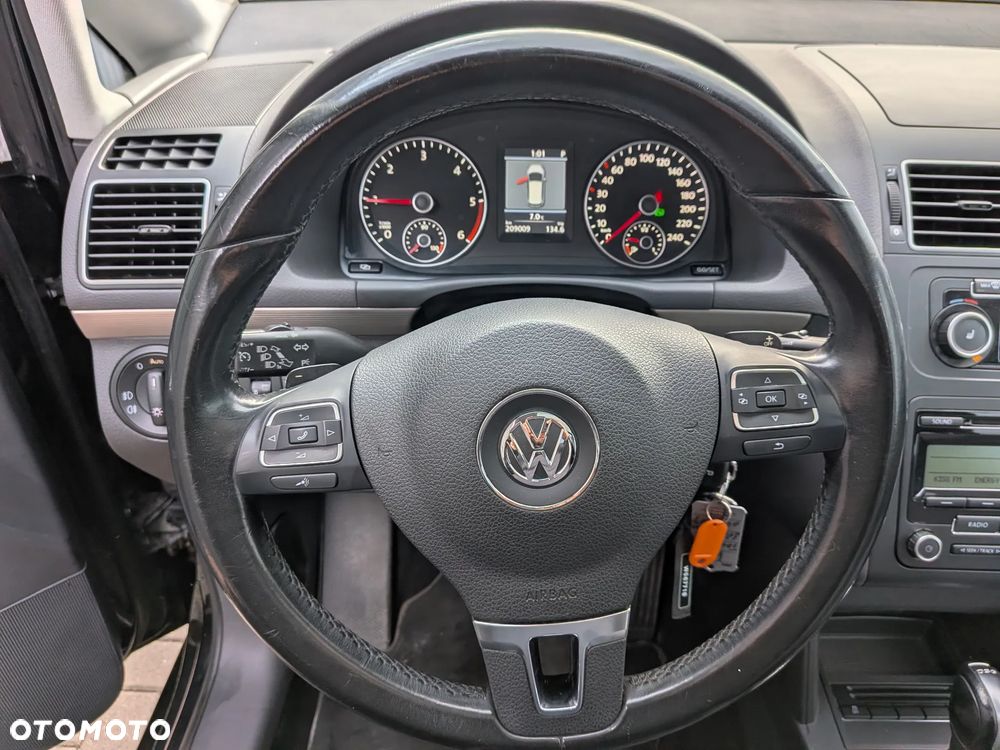 Volkswagen Touran 2.0 TDI DPF DSG Trendline - 17
