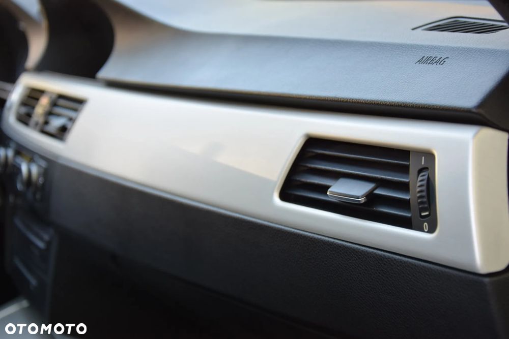 BMW Seria 3 318i - 32