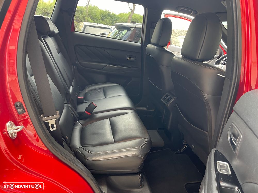 Mitsubishi Outlander - 18