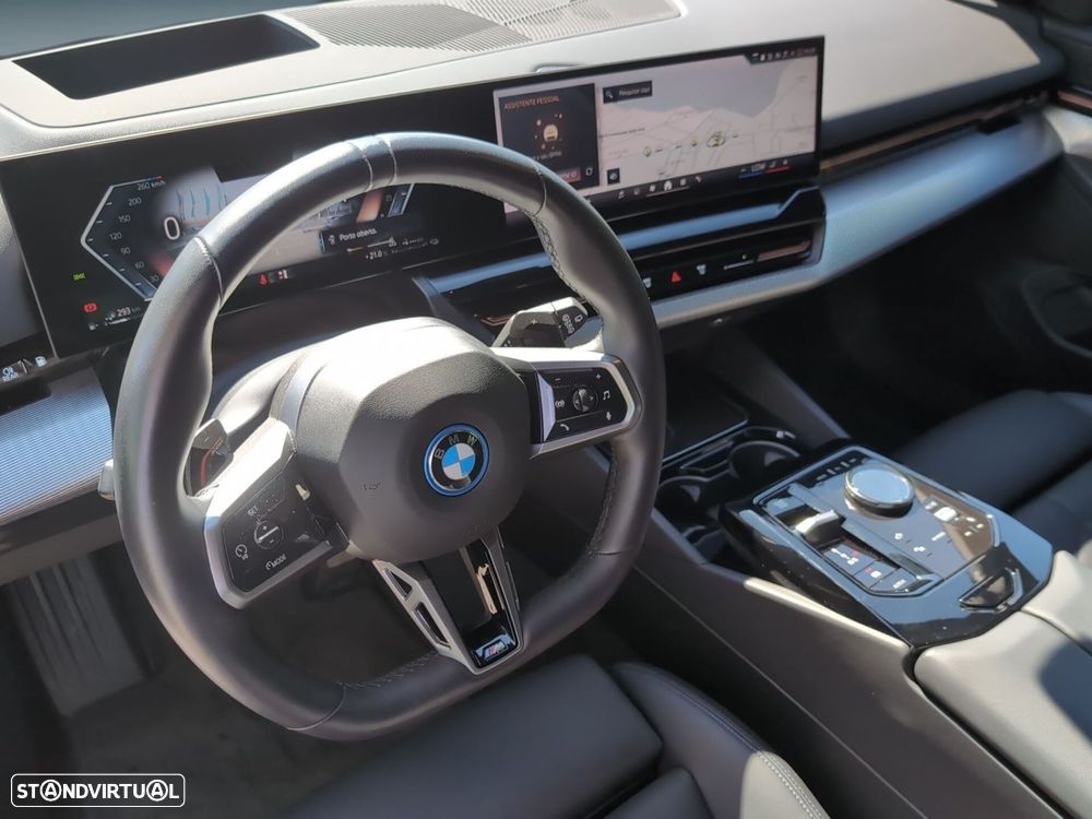 BMW 530 e Pack Desportivo M - 13