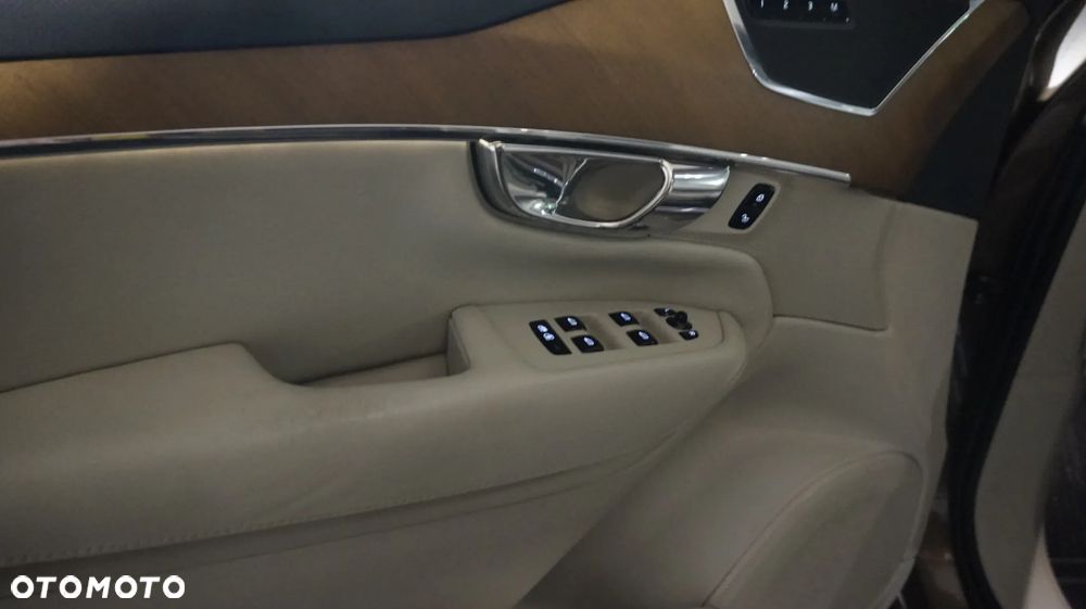 Volvo XC 90 D5 AWD Inscription - 4