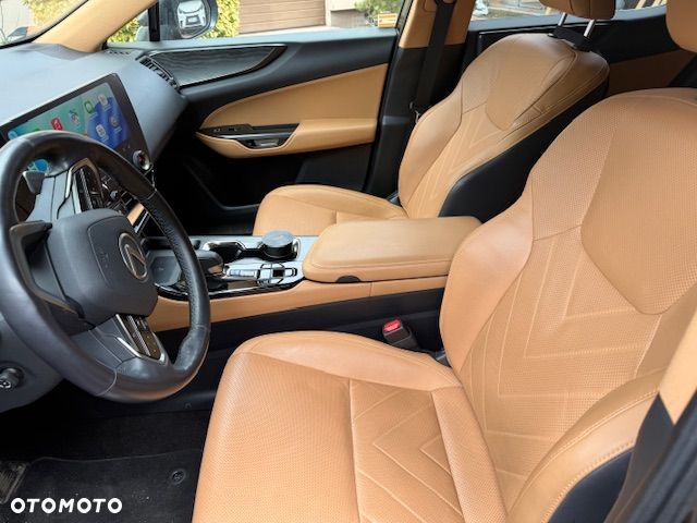 Lexus NX 450h+ Omotenashi AWD - 8