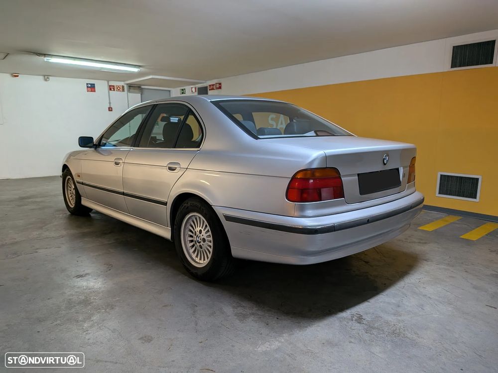 BMW 528 iA - 6