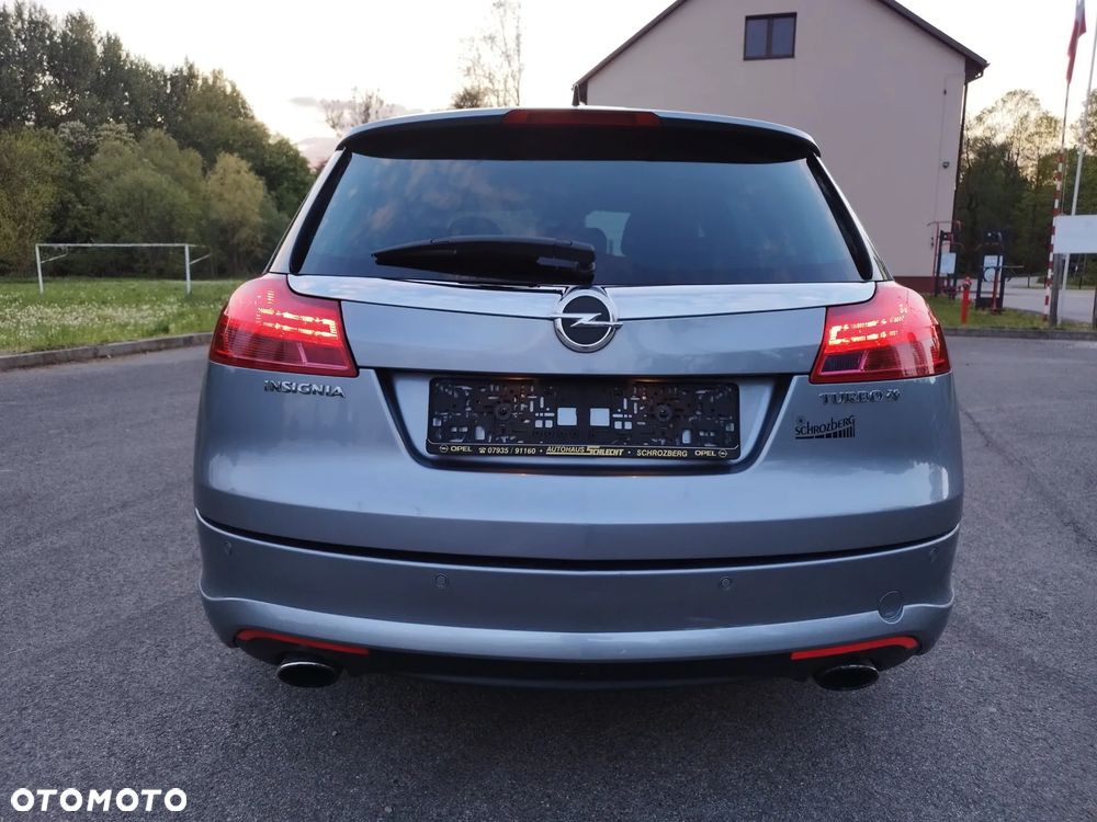 Opel Insignia 2.0 Turbo Sports Tourer 4x4 Automatik Cosmo - 8