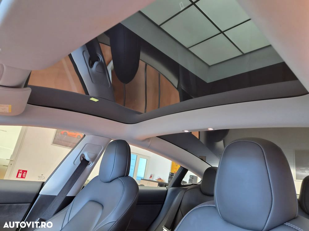 Tesla Model 3 RWD - 12