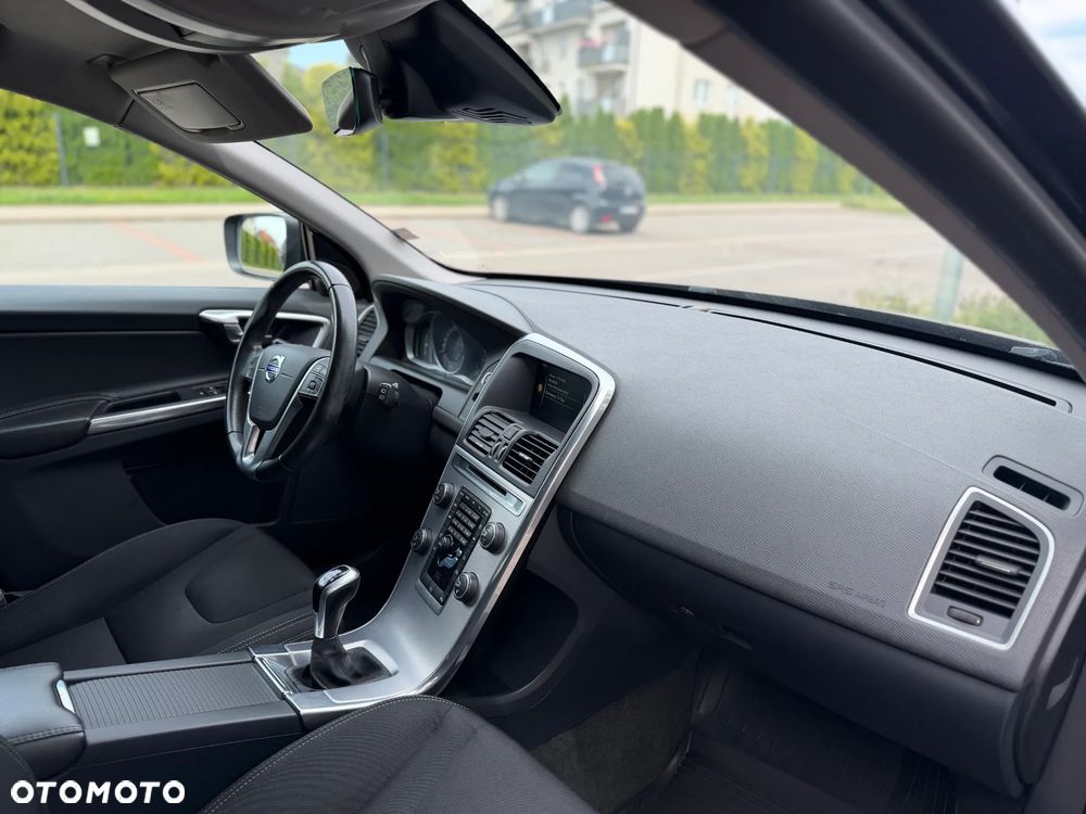 Volvo XC 60 D3 Momentum - 13