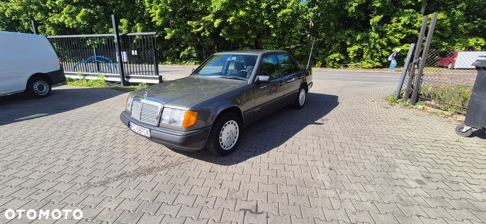Mercedes-Benz W124 (1984-1993) - 1
