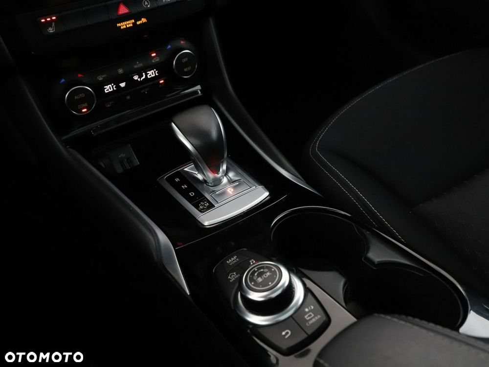Infiniti QX30 2.0t DCT AWD Luxe Tech - 29