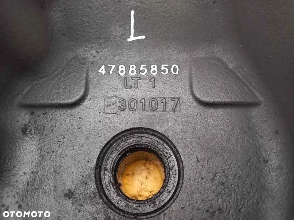 Zwrotnice przedniej osi lewa 47885850 prawa 47912893 New Holland T7.230 - 2