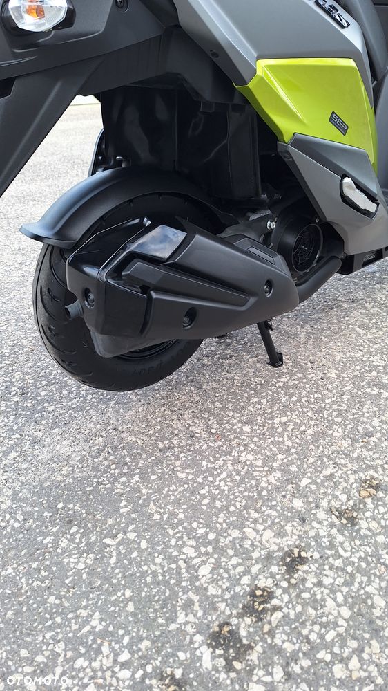 Suzuki Avenis - 23