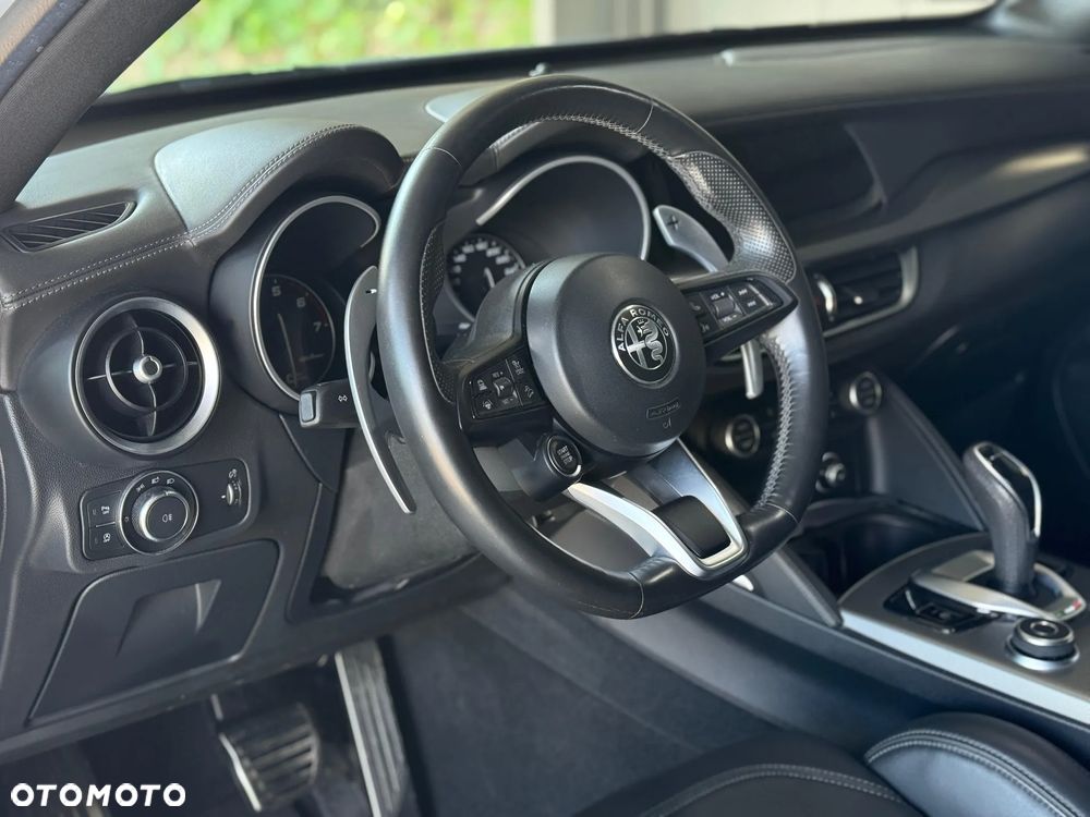 Alfa Romeo Stelvio 2.0 Turbo Veloce Q4 - 16