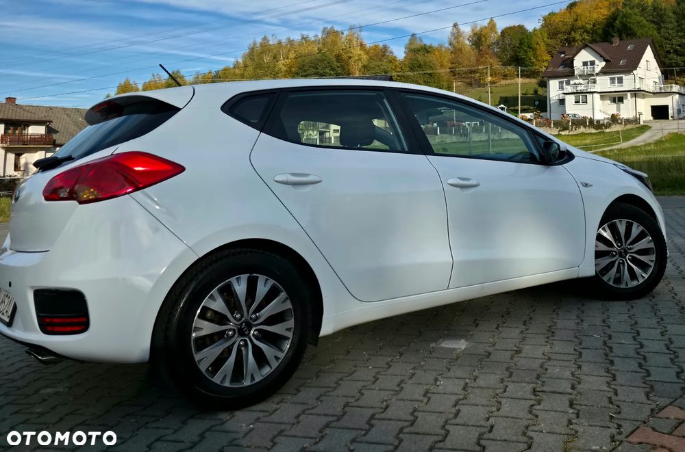 Kia Ceed - 25
