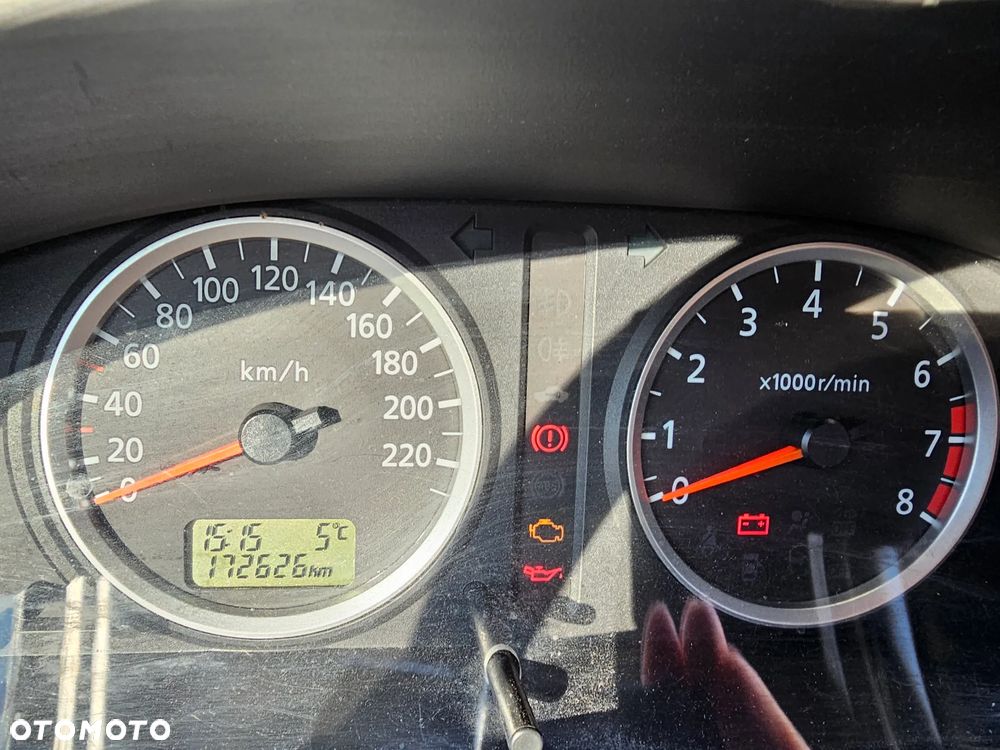 Nissan Almera - 11