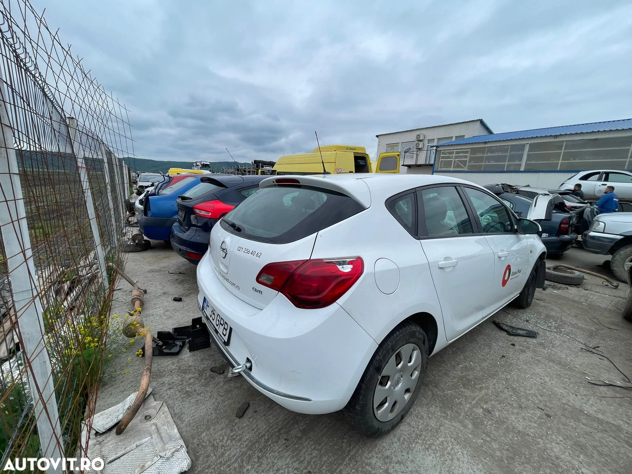 Dezmembrari Opel Astra J 1.7CDTI / DTS - 4