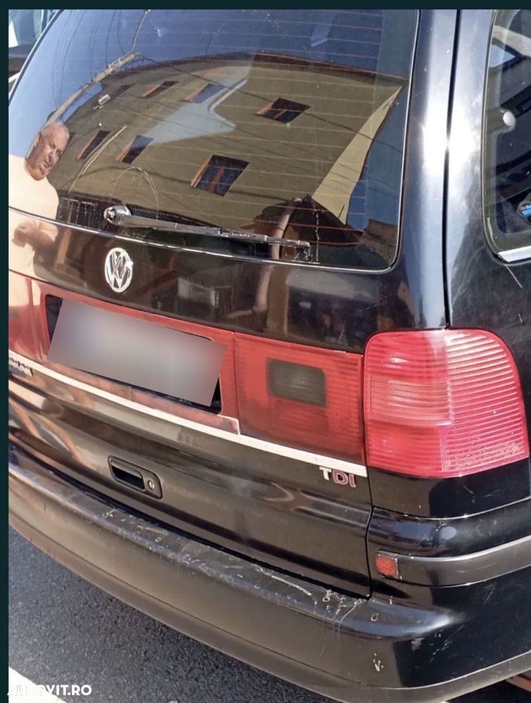 Volkswagen Sharan 1.9TDI 4Motion Comfortline - 3