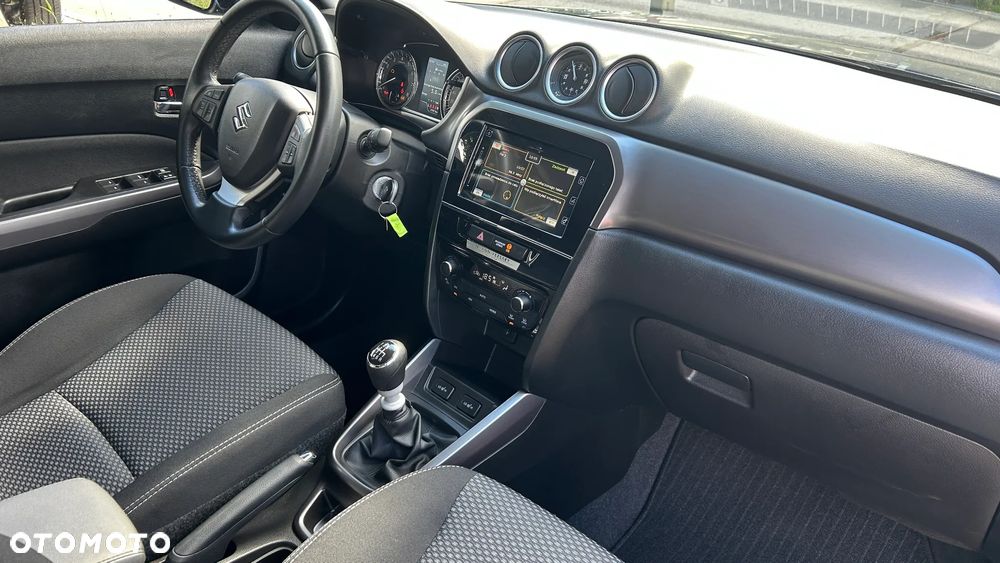 Suzuki Vitara 1.4 Boosterjet mHEV Premium Plus 2WD - 9
