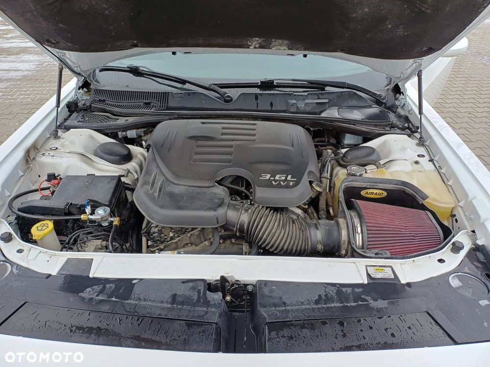 Dodge Challenger - 8