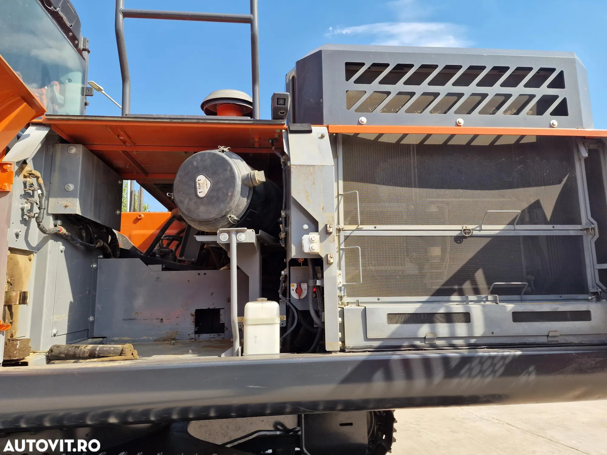 Hitachi ZX350-7, 2020, 9.420h, Cupa 2,2mc NOUA-94.900 Eur+Tva, Masa operationala 26,5t, Consum mediiu 14,1l/h, camera spate, camere laterale, inst picon, AC climatronic, Scaun operator pneumatic, lant 90% ok, STARE FOARTE BUNA, posibil leasing 5 ani-94900Eur - 24