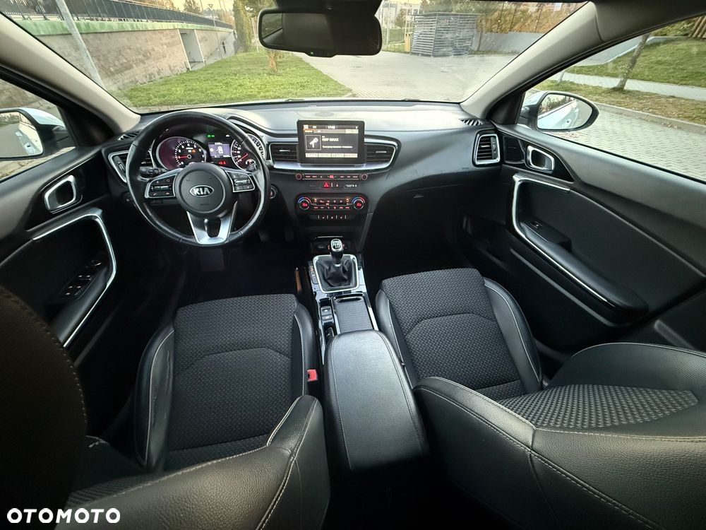Kia Ceed - 16