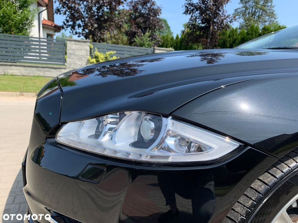 Jaguar XJ 3.0 D V6 Premium Luxury - 11