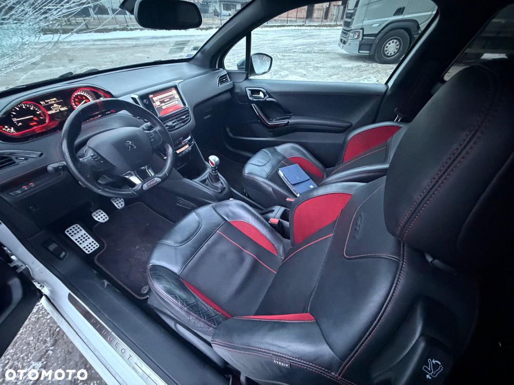 Peugeot 208 THP STOP & START GTi by Sport - 11