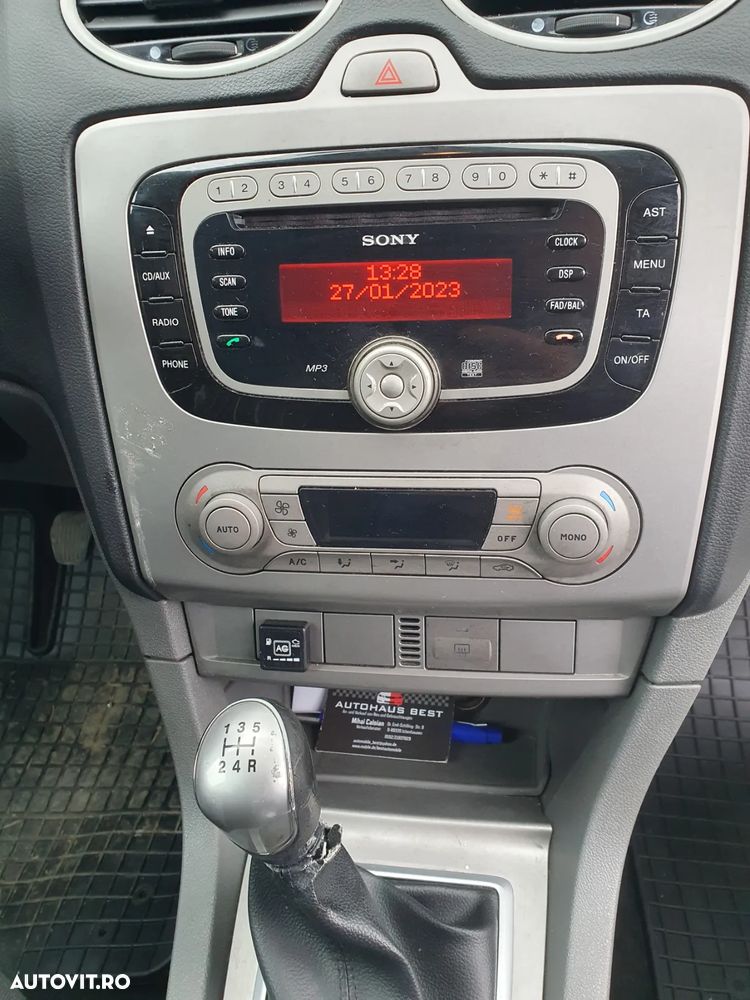 Ford Focus 1.6i Ti-VCT Ghia - 18