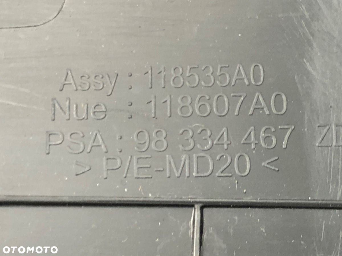 OSŁONA SŁUPKA PRAWA - 86.00 PLN - CITROEN C4 III (BA_, BB_, BC_) 2020 - 2022 1.2 PureTech 130 - 4