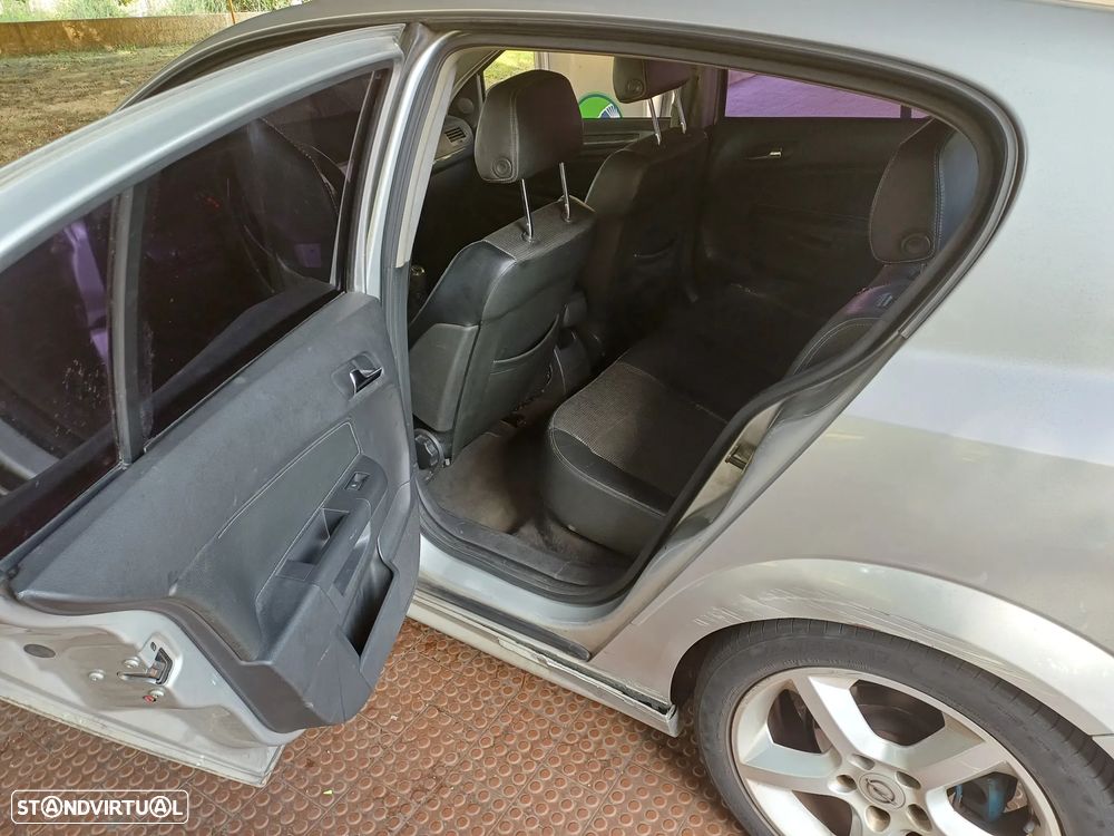 Opel Astra 2.0 T Cosmo - 23