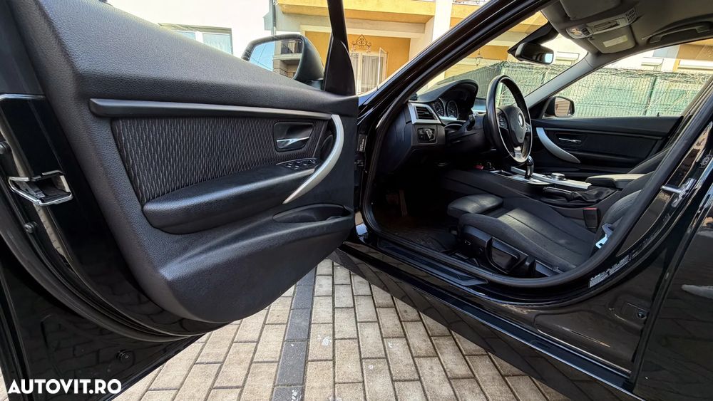 BMW Seria 3 320d xDrive Aut. - 14
