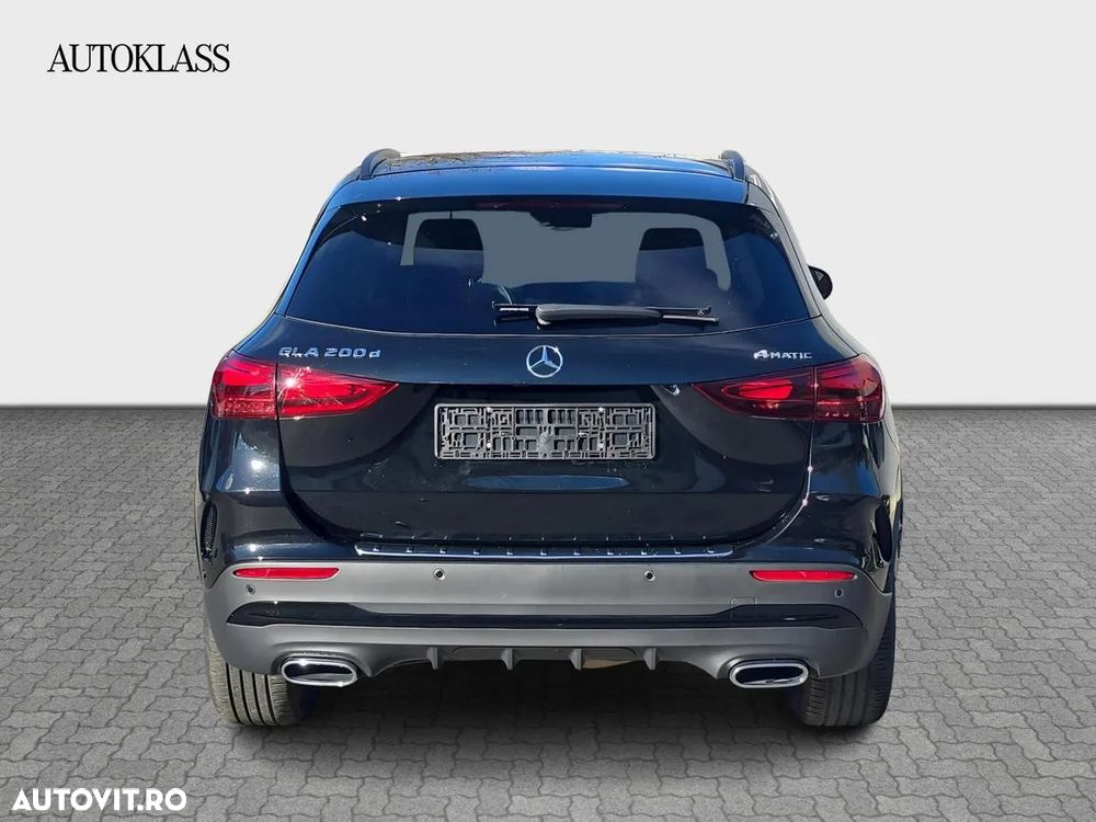 Mercedes-Benz GLA 200 d 4MATIC Aut. - 4