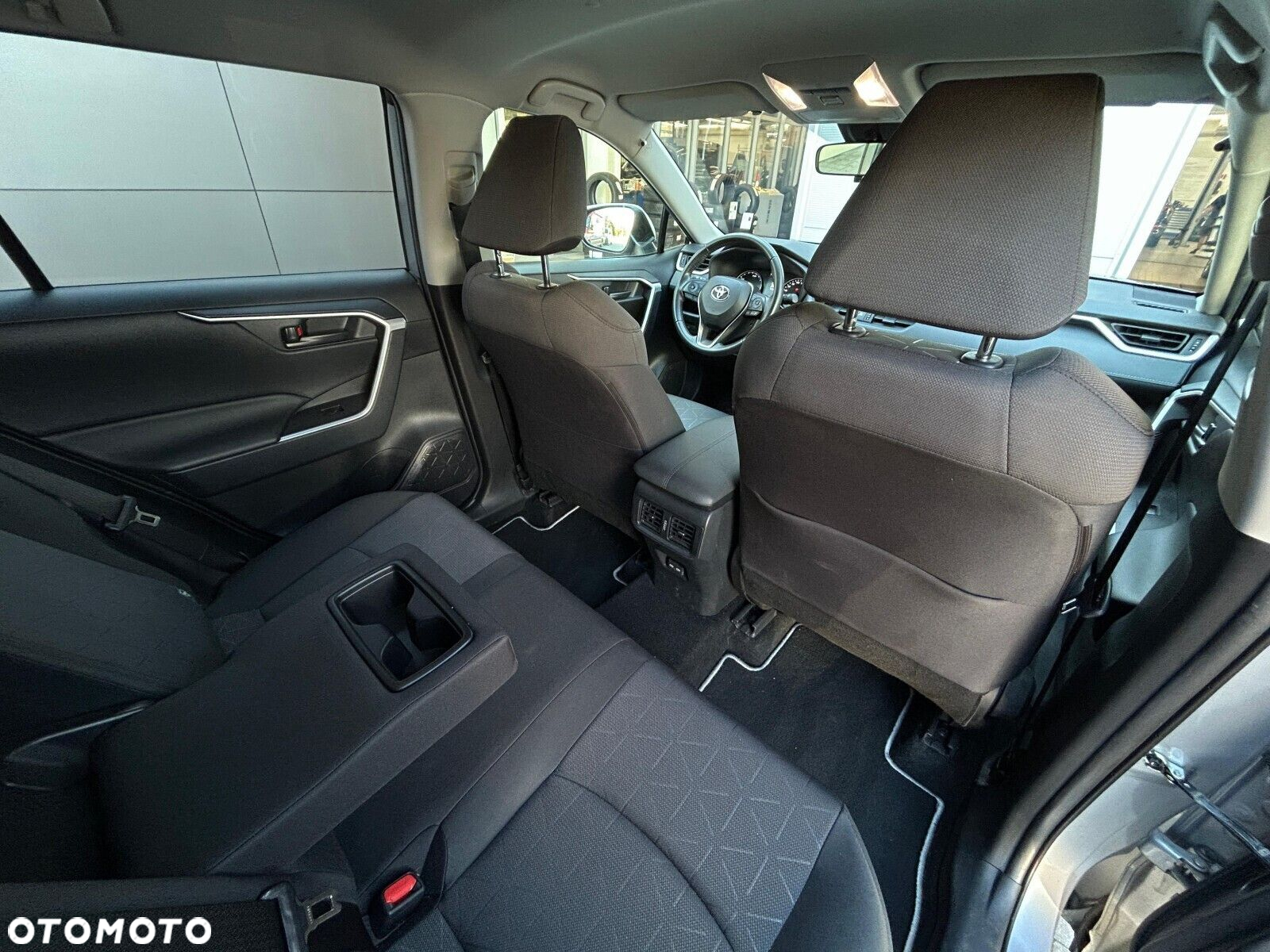 Toyota RAV4 - 9