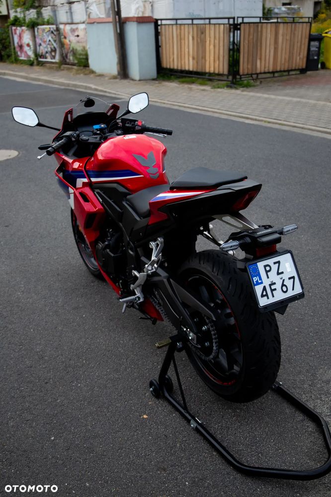 Honda CBR - 9
