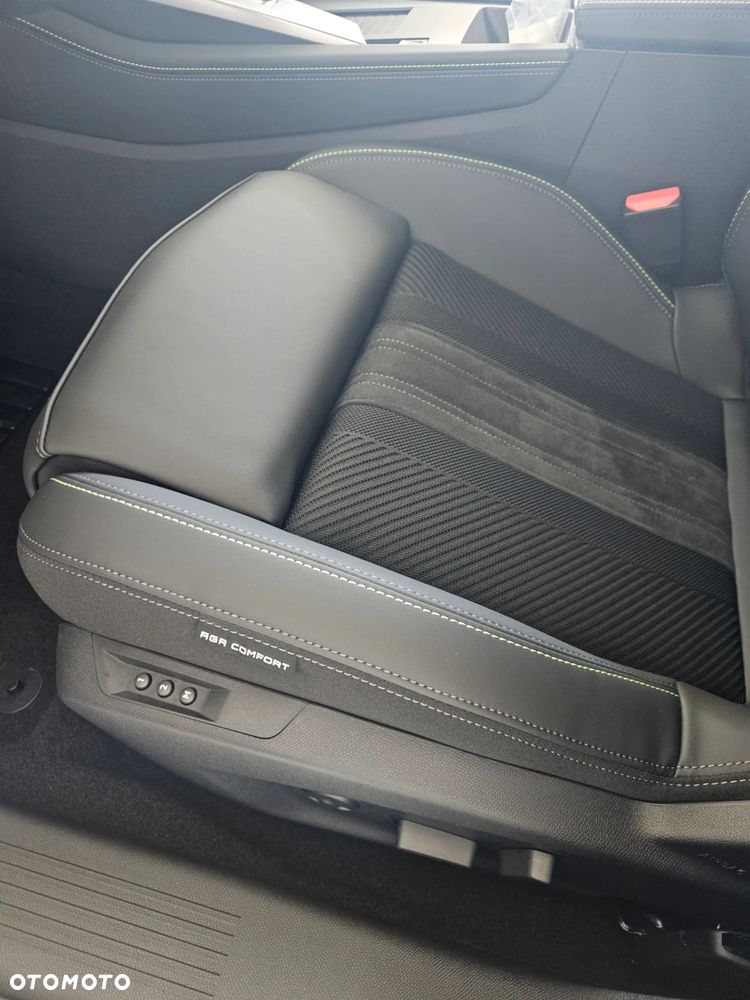 Peugeot 308 1.2 mHEV GT Exclusive S&S e-DCS6 - 9