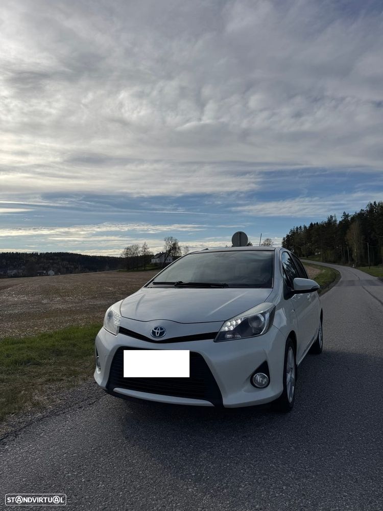 Toyota Yaris 1.5 HSD Comfort +P.Style+P.Techno - 1