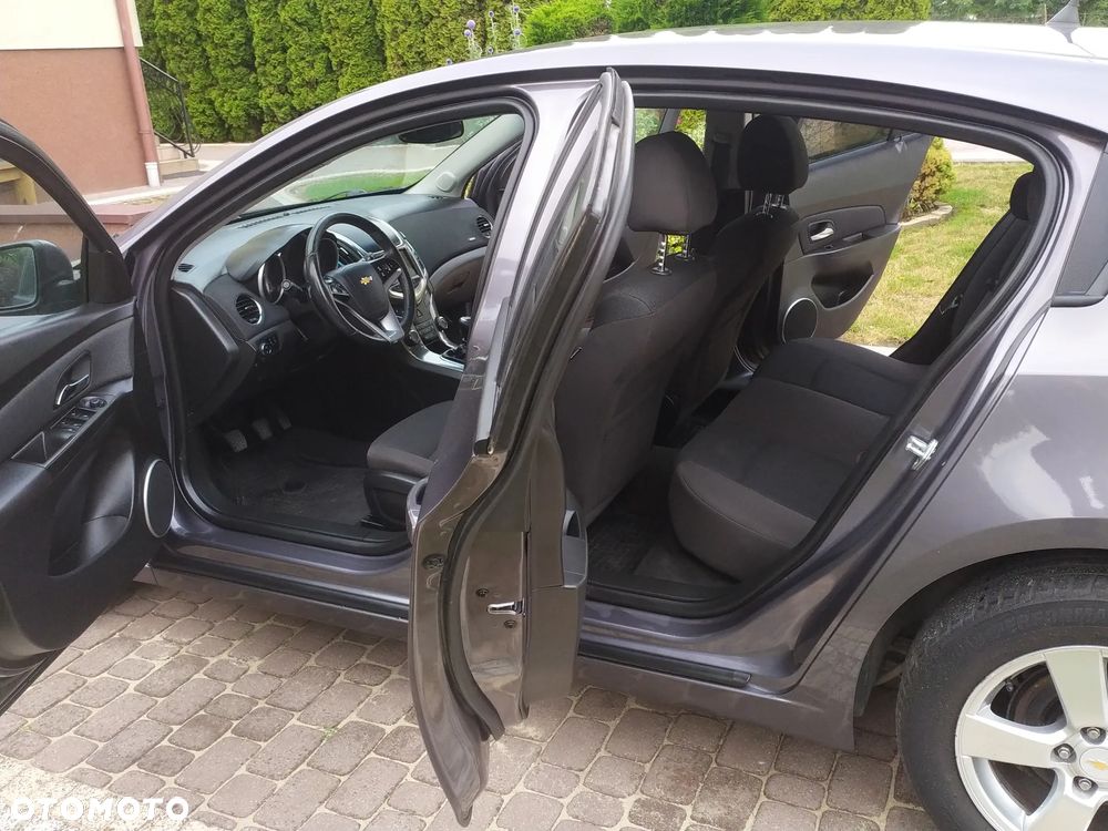 Chevrolet Cruze 1.8 LTZ - 30