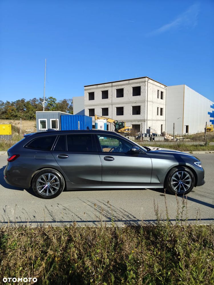 BMW Seria 3 320d Touring Sport Line - 9