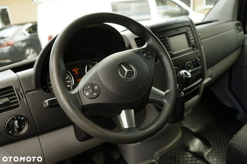 Mercedes-Benz Sprinter - 20