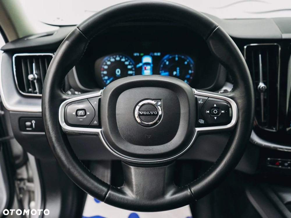 Volvo XC 60 B4 D Geartronic Momentum - 15